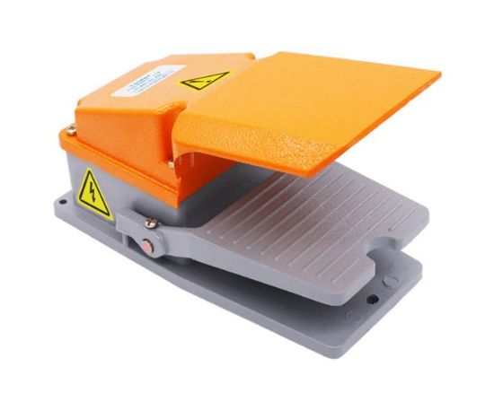 Picture of FOOT SWITCH ALUMINIUM GUARD 10A 250V 1NO 1NC