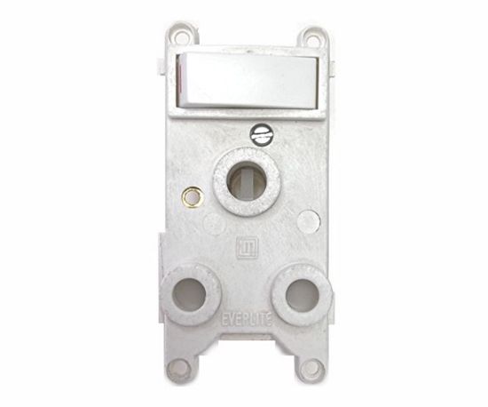Picture of SWITCHED WHITE SOCKET VERTICAL 16A 250V NO PLATE
